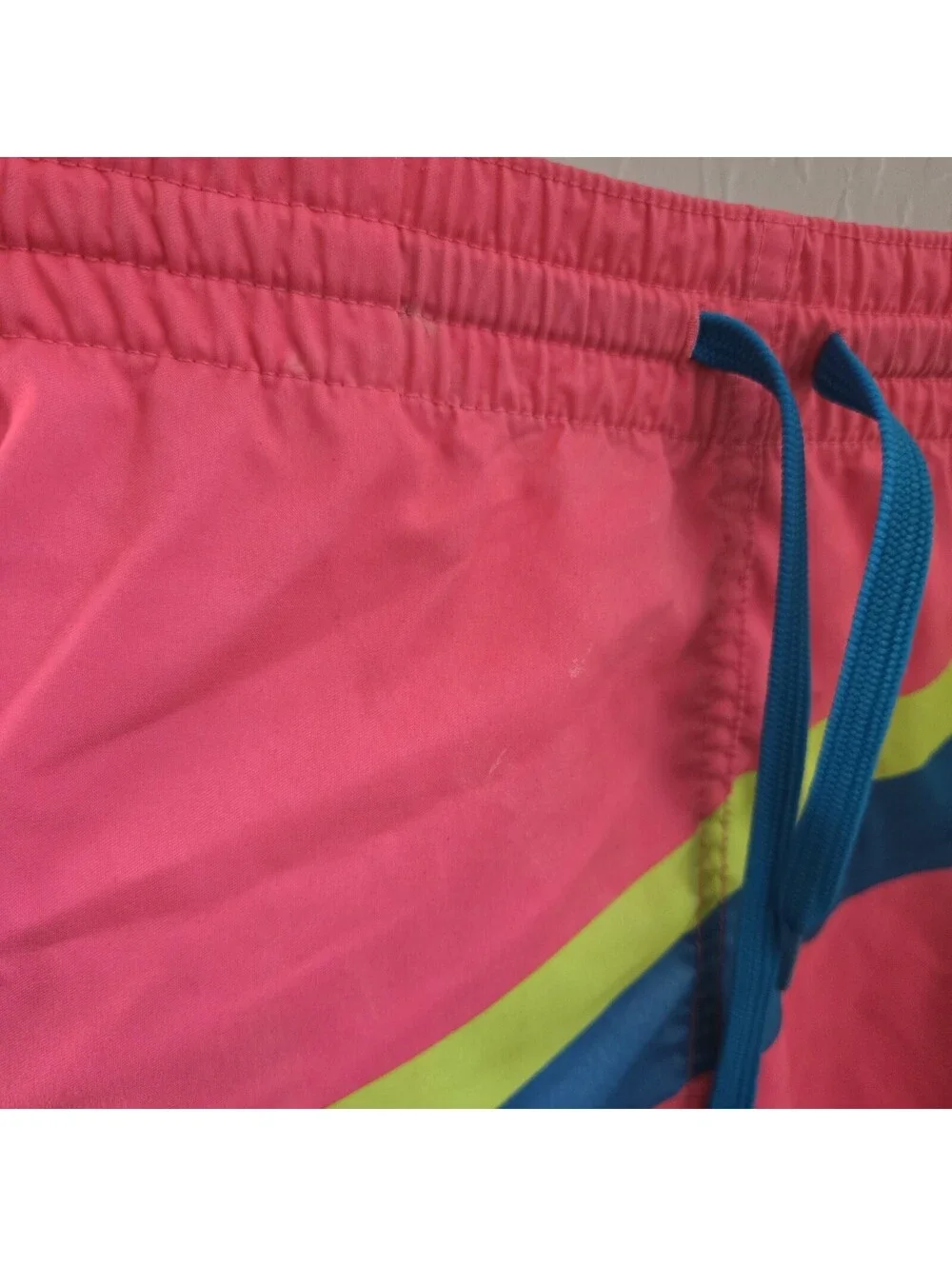 Chubbies Hotdogger Retro 80s Men's Swim Trunks Swim Shorts Neon Pink Medium